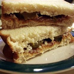 vegetarian-sandwich image