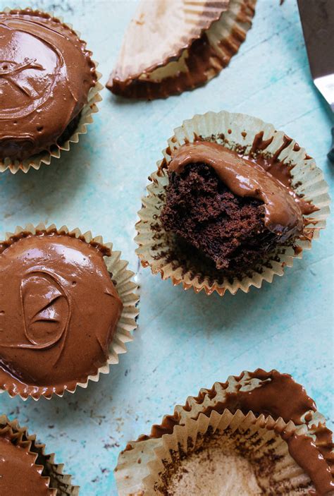 vegan-chocolate-cupcakes-small-batch-vegan image
