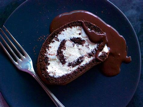 hot-chocolate-and-marshmallow-cake-roll image