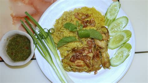 thai-chicken-with-rice-aka-thai-chicken-biryani-rice image