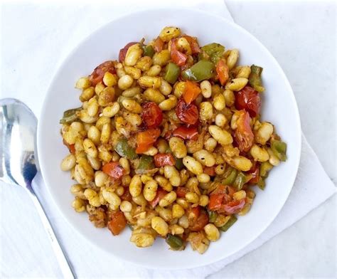 greek-style-roasted-white-beans-with-summer image