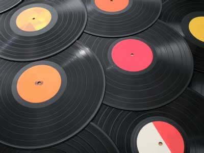 ultimate-guide-to-recycled-vinyl-record-crafts image