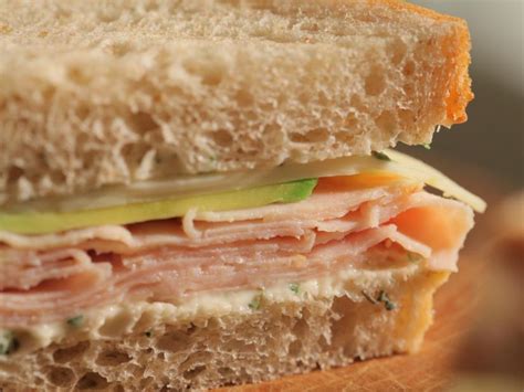 california-style-turkey-sandwich image
