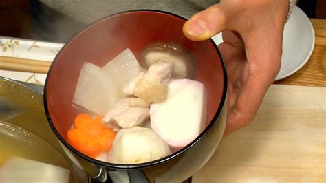 ozoni-recipe-japanese-new-year-mochi-soup-with image