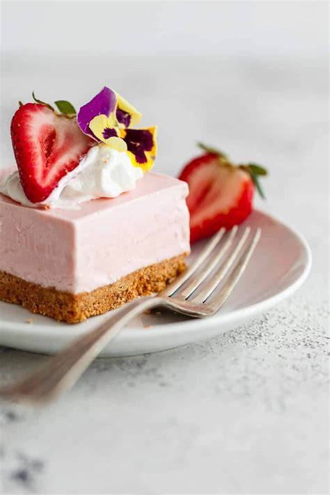 no-bake-strawberry-cheesecake-recipe-easy image