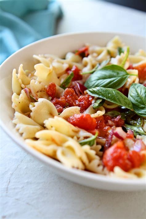 bow-tie-pasta-with-simple-tomato-sauce-heavenly image
