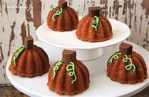 mini-pumpkin-bundt-cakes image