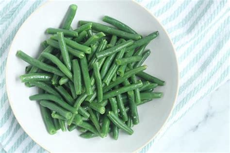 best-boiled-green-beans-yummy-toddler-food image