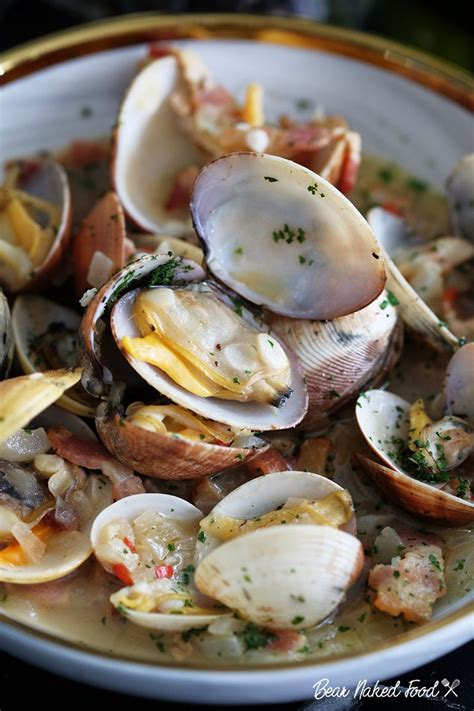 steamed-clams-in-white-wine-butter-sauce-bear image