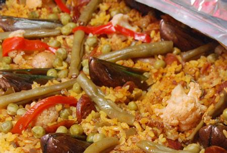 paella-a-la-valenciana-pinoy-food image