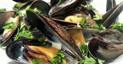 classic-french-mussels-recipe-by-tiffany-rezende image