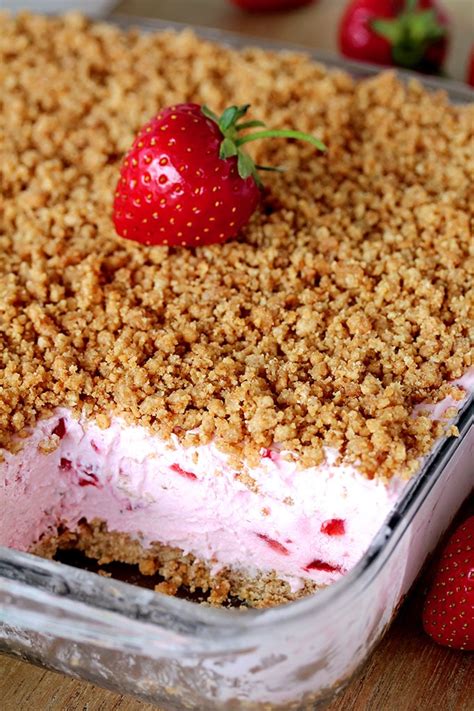 easy-frozen-strawberry-dessert-refreshing-creamy-frozen image