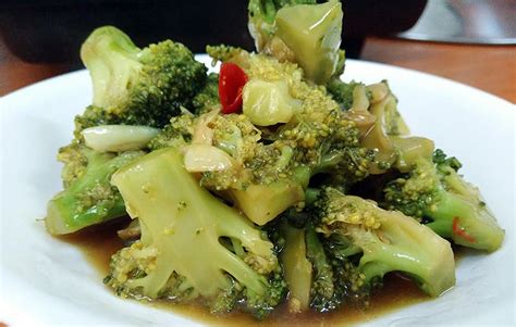 broccoli-stir-fry-cheenachatti image