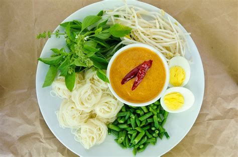 noodles-with-fish-curry-khanom-jeen-nam-ya image