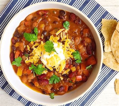 best-vegetarian-chili-with-tortilla-crisps-recipe-how-to image