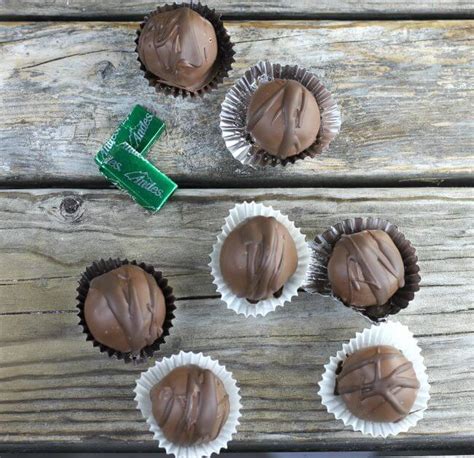 mint-brownie-truffles-words-of-deliciousness image