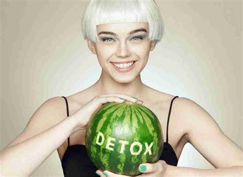 10-day-detox-diet-for-glowing-skin-updated-2022-the image
