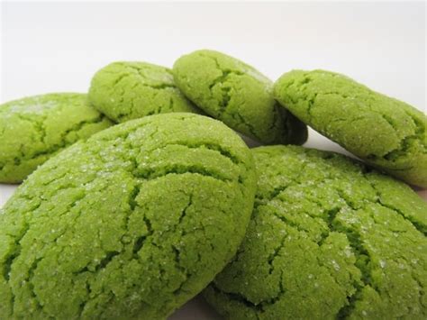 how-to-make-cannabis-sugar-cookies-stoners image
