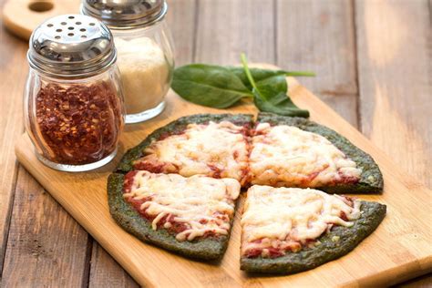 healthy-spinach-crust-pizza-recipe-hungry-girl image