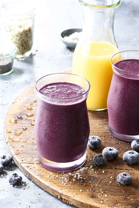 the-best-blueberry-smoothie-the-blender-girl image