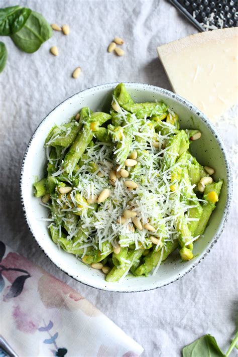 creamy-spinach-avocado-pasta-monday-sunday image