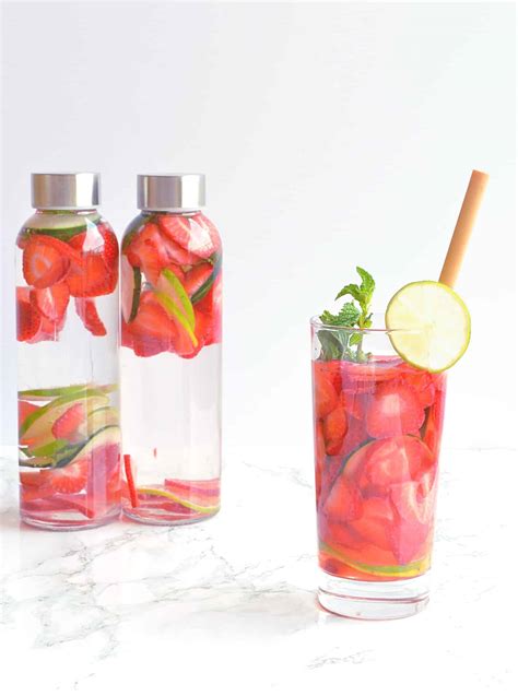 strawberry-detox-water-a-cleansing-weight-loss-drink image