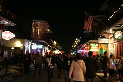 visiting-bourbon-street-5-things-you-should-know image