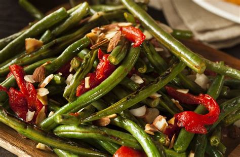 green-bean-and-roasted-red-pepper-salad-readers image