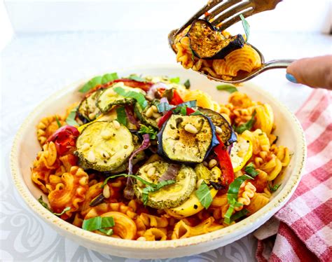 vegan-pasta-with-roasted-vegetables-sharon image
