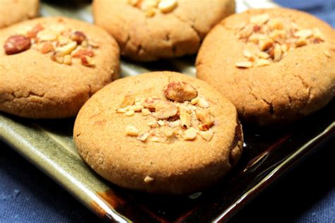 gluten-free-koloocheh-recipe-persian-date-nut-filled image
