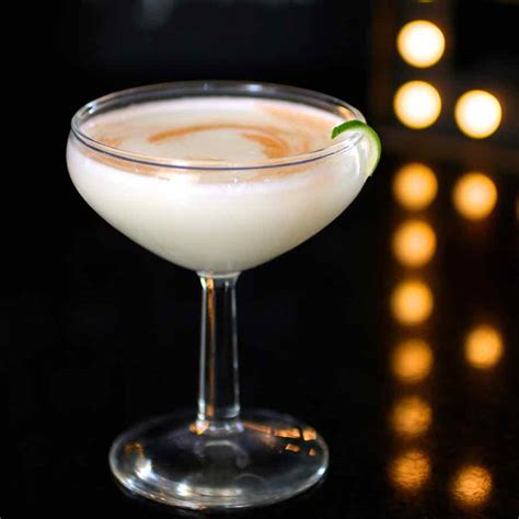 pisco-sour-authentic-and-traditional-peruvian image