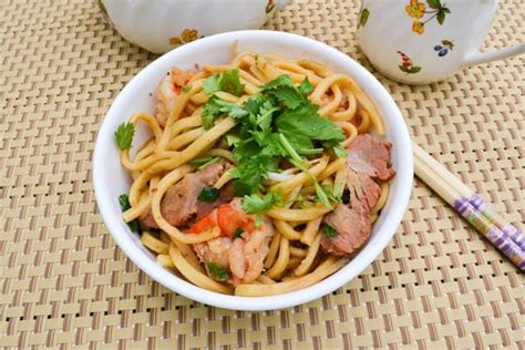 shanghai-noodles-with-bbq-pork-and-prawns-salu image