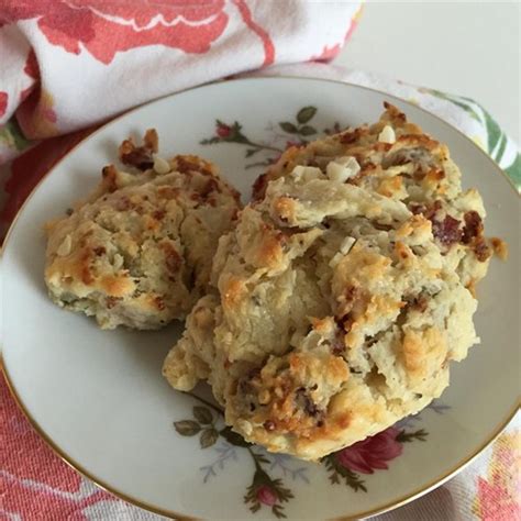 garlic-blue-cheese-and-bacon-biscuits-yum-taste image