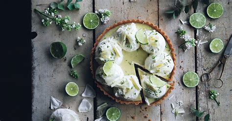 key-lime-pie-with-coconut-and-white-chocolate image