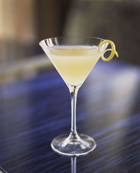limoncello-cocktails-lemon-vodka-liqueur image