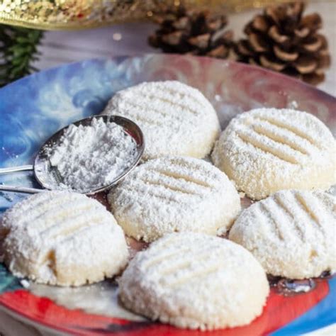 melting-moments-easy-cornstarch-cookies-or-butter-cookies image