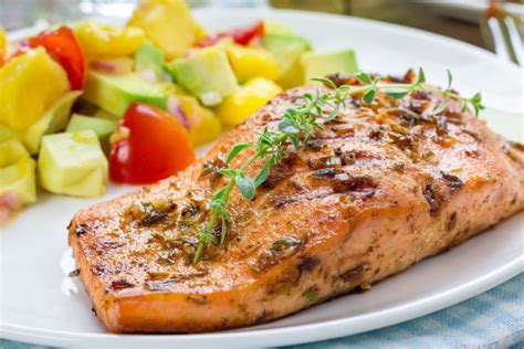 grilled-salmon-with-spicy-tropical-salsa-recipe-slimfast image