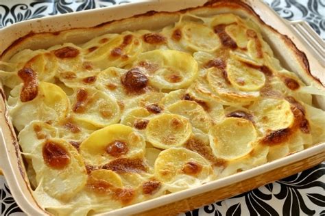 gratin-dauphinois-french-scalloped-potatoes-mission image
