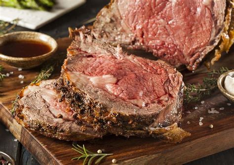 how-to-make-the-perfect-garlic-beef-roast image
