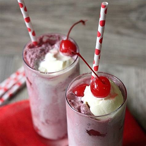 21-boozy-ice-cream-cocktail-recipes-that-will-float-your image