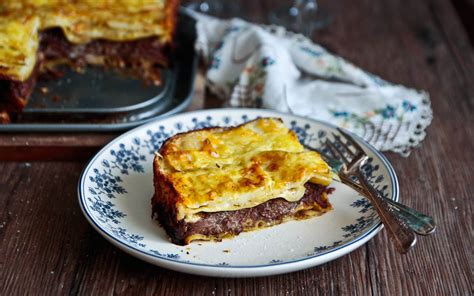 beef-cheek-lasagna-with-scalloped-cheesy-potato-crust image