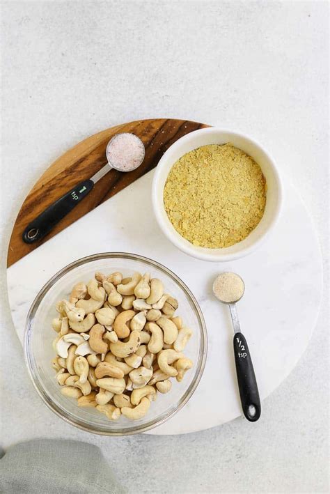 vegan-cashew-parmesan-cheese-eat-with-clarity image