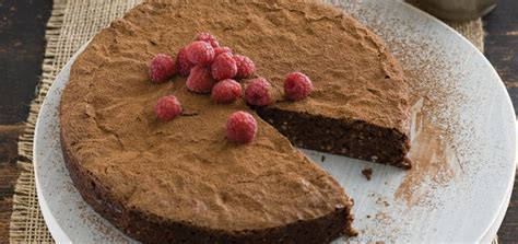 gluten-free-chocolate-muesli-cake-mindfood image