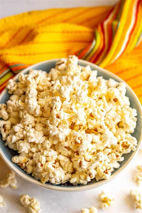 easy-microwave-popcorn-2-ways-family-food-on-the image