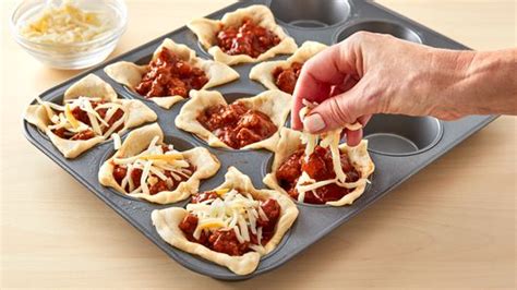 5-ingredient-cheesy-beef-enchilada-crescent-cups image
