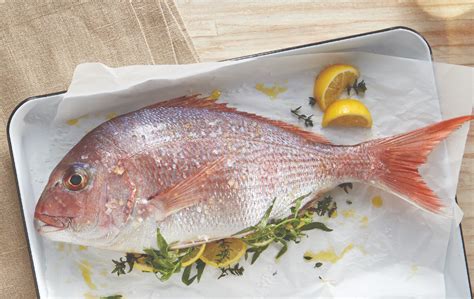 recipe-grilled-whole-fish-with-garlic-and-lemon image