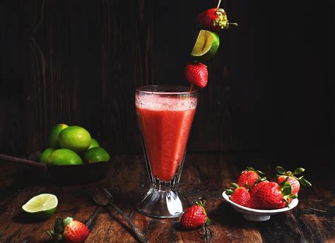 low-carb-strawberry-lime-cooler-recipe-simply-so image