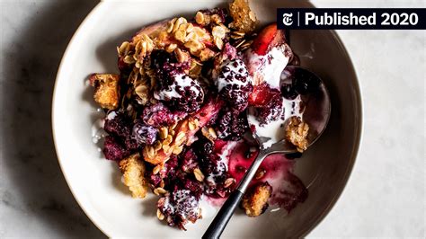 a-breakfast-crumble-for-early-birds-with-a-sweet-tooth image