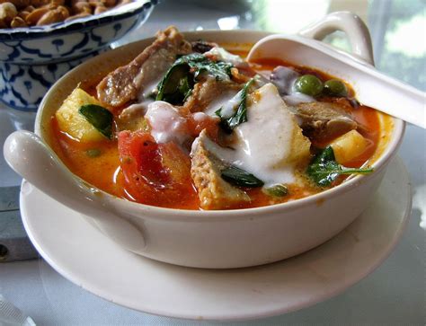thai-curry-wikipedia image