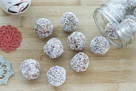 no-bake-apricot-balls-easy-to-make-ahead-yummy image